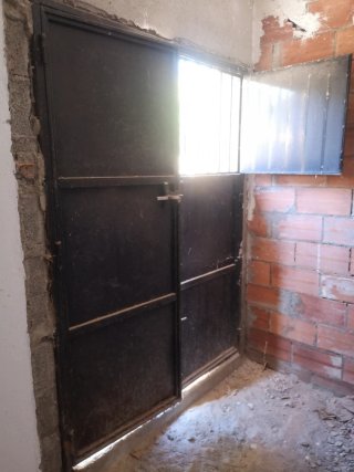 Puerta de Hierro Negra