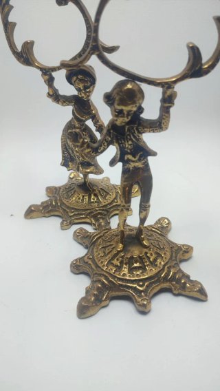 Candelabros de Bronce con Figuras