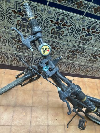 Bicicleta de paseo negra