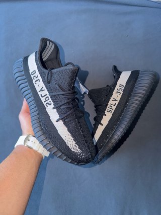 Adidas Yeezy 350 V2 Blanco y negro