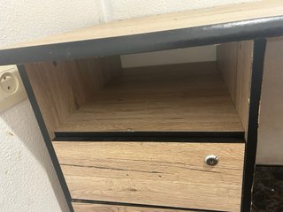 Escritorio de Madera con Cajonera