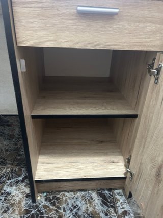 Escritorio de Madera con Cajonera