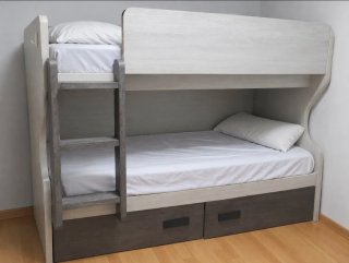 Litera doble madera ,urge para mediados octubre