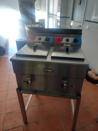 Lote equipamiento hosteleria/Polleria