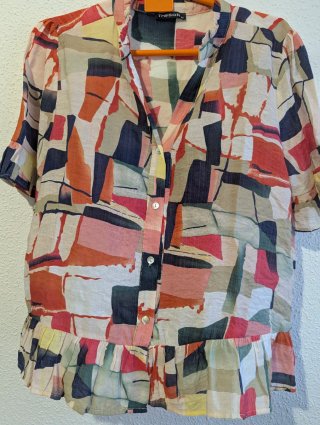 Blusa Tresor manga corta estampado geométrico