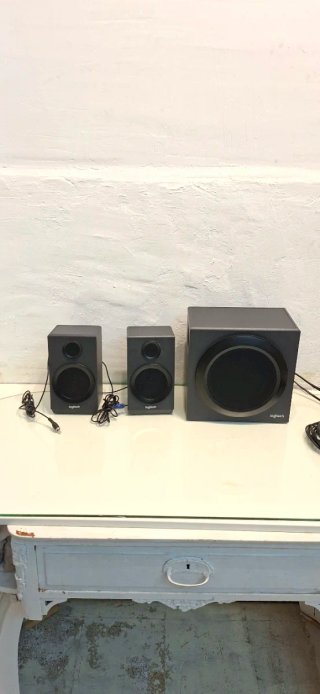 Altavoces Logitech con Subwoofer