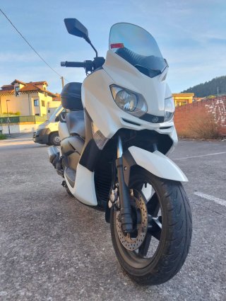 Yamaha Xmax YPR125