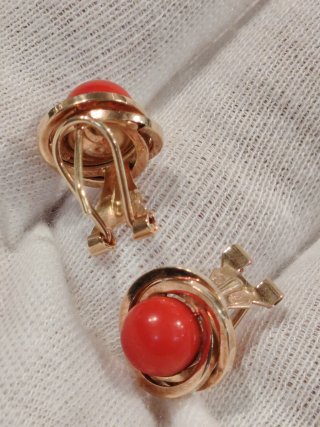 Pendientes Oro 18k y Coral Natural