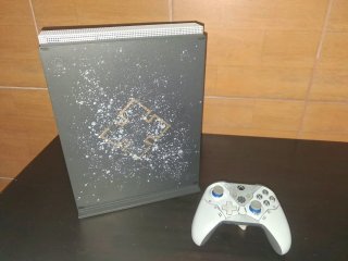 Xbox One X Edición Gears of War 5 en su caja
