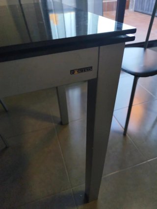 Mesa de Comedor PORTUS Negra de Cristal