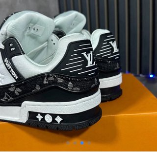 Zapatillas Louis Vuitton Negras y Blancas