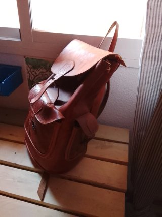 Mochila de cuero grande nueva