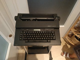 Máquina de escribir Olivetti ET Compact 60