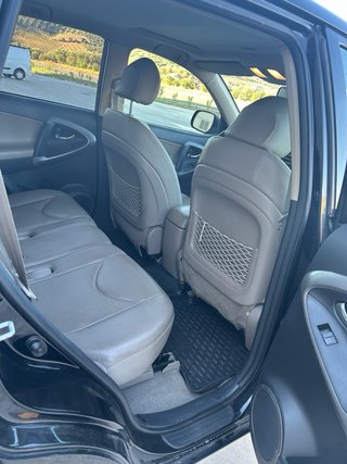 Toyota RAV4 2010