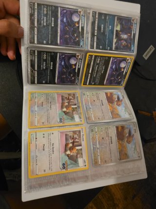 Álbum Pokémon Scarlet & Violet con Cartas Eevee