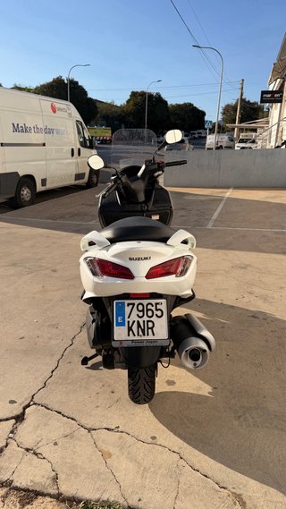 Suzuki Burgman 125cc Maxi Scooter