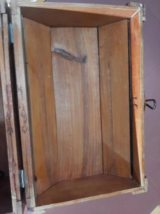 Baúl antiguo de madera