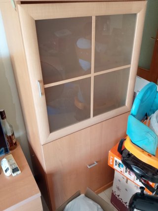 Tavolo TV e vetrine