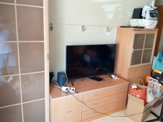 Tavolo TV e vetrine
