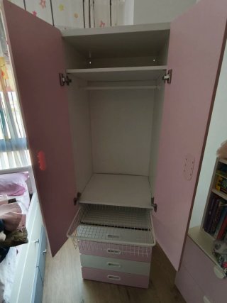 Armario infantil SMASTAD Ikea rosa y blanco