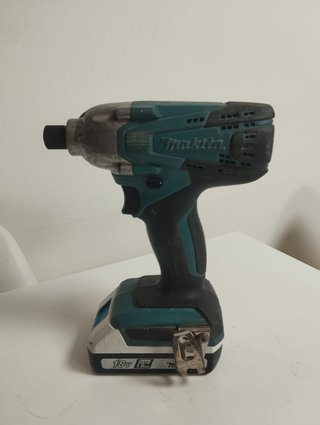 Atornillador Impacto Makita TD127D 18V 3 Baterías