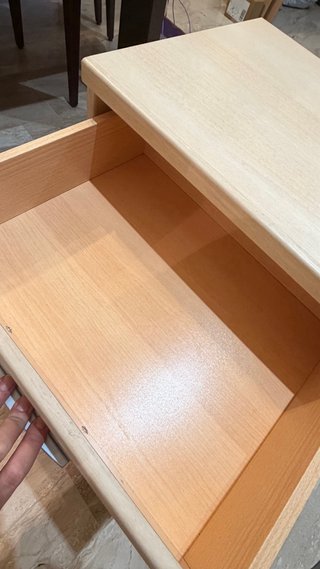 Cajonera de madera con ruedas