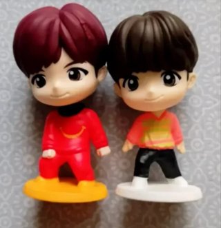 2 Figuras Coleccionables BTS