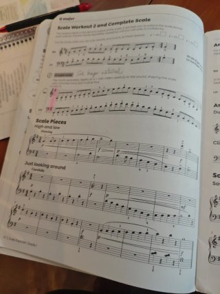 Libro de Piano Scale Explorer Grade 1