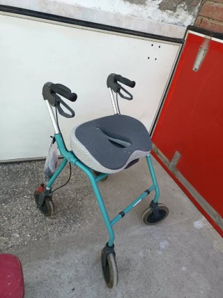 Andador Dolomite Futura y accesorios adicionales