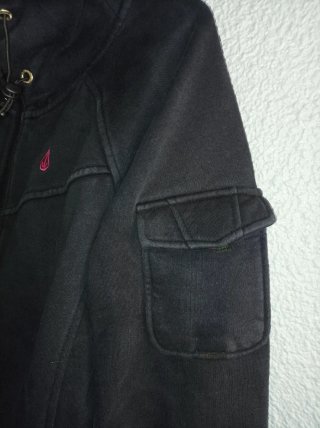 Cazadora Volcom Negra con Cubrebocas