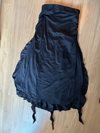 Falda midi negra Bershka con volantes y tiras