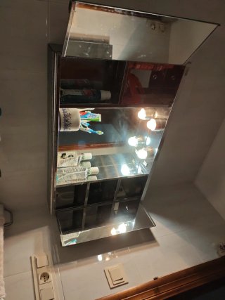 Armario Espejo de Baño con Iluminación