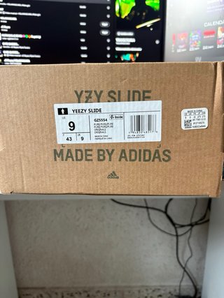 Yeezy Slides Beige