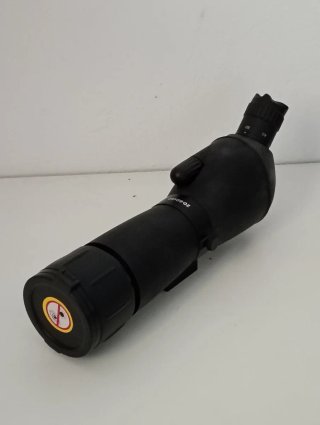 Telescopio Bresser 20-60x60 con trípode