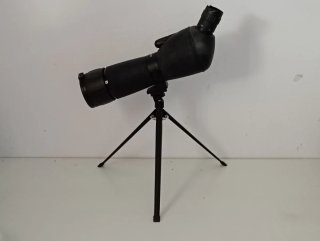 Telescopio Bresser 20-60x60 con trípode