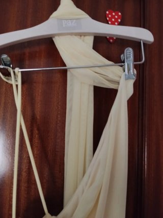 Vestido largo amarillo clarito