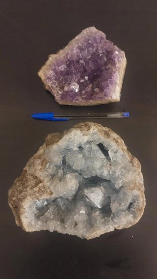 2 Minerales: Celestina y Amatista