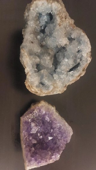2 Minerales: Celestina y Amatista