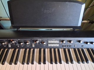 Piano Eléctrico Korg SV-1 (88) + Soporte + Funda
