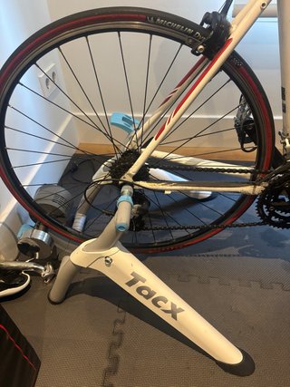 Rodillo Tacx Flow Smart T2240 Bicicleta