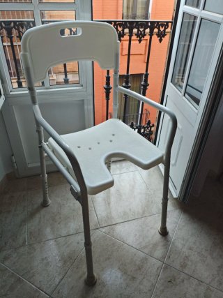 Silla de ducha para personas mayores.