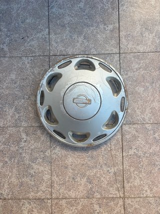 Tapacubos Nissan R14
