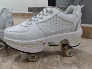 Zapatillas con ruedas blancas