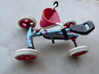 Coche de pedales Berg infantil azul flores