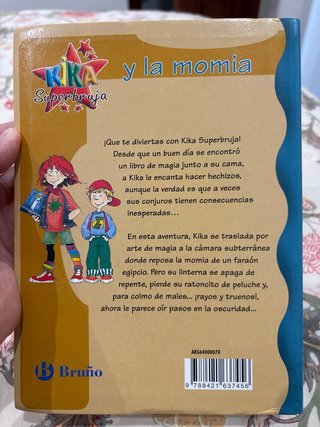 Kika Superbruja y la momia