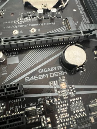 Placa Base Gigabyte B460M DS3H REPARAR!!!