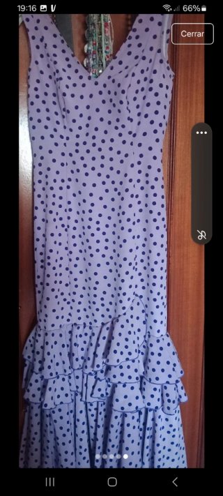 Traje de flamenca lunares morado