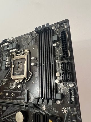 Placa Base Gigabyte B460M DS3H REPARAR!!!