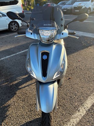 Scooter medley 125 (2026-1700km/pantalla gratis