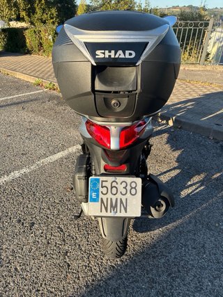Scooter medley 125 (2026-1700km/pantalla gratis